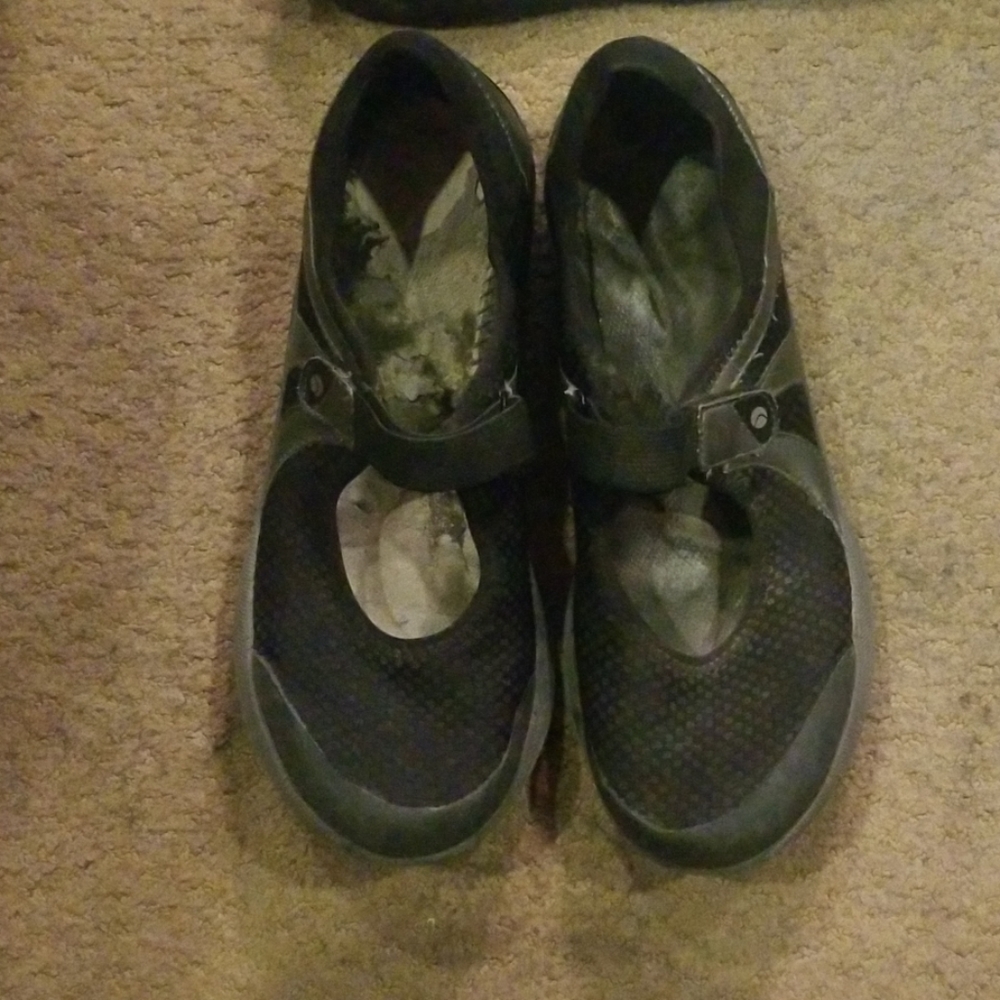 Slip on Tennis Shoes